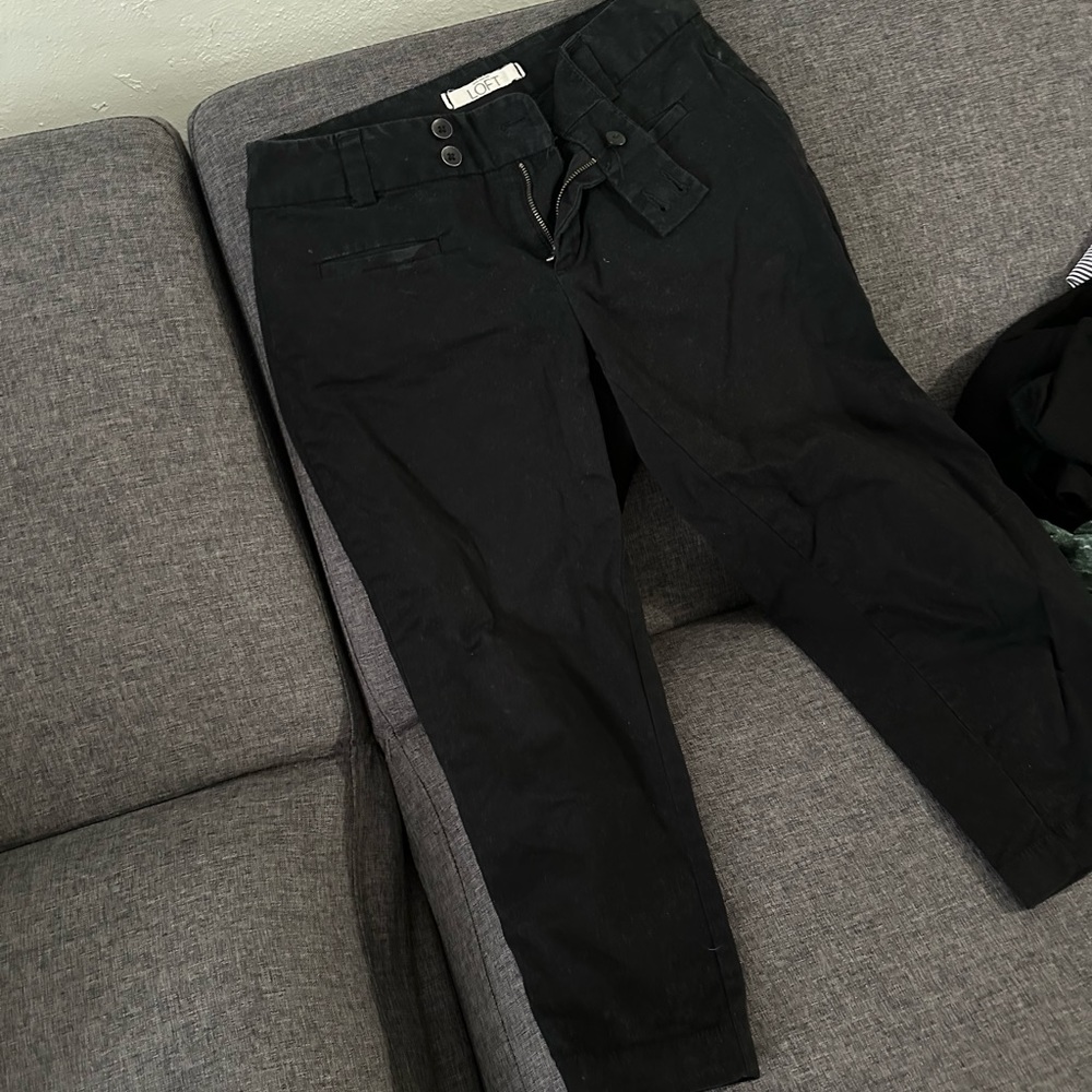 Women’s Ann Taylor Loft capris.